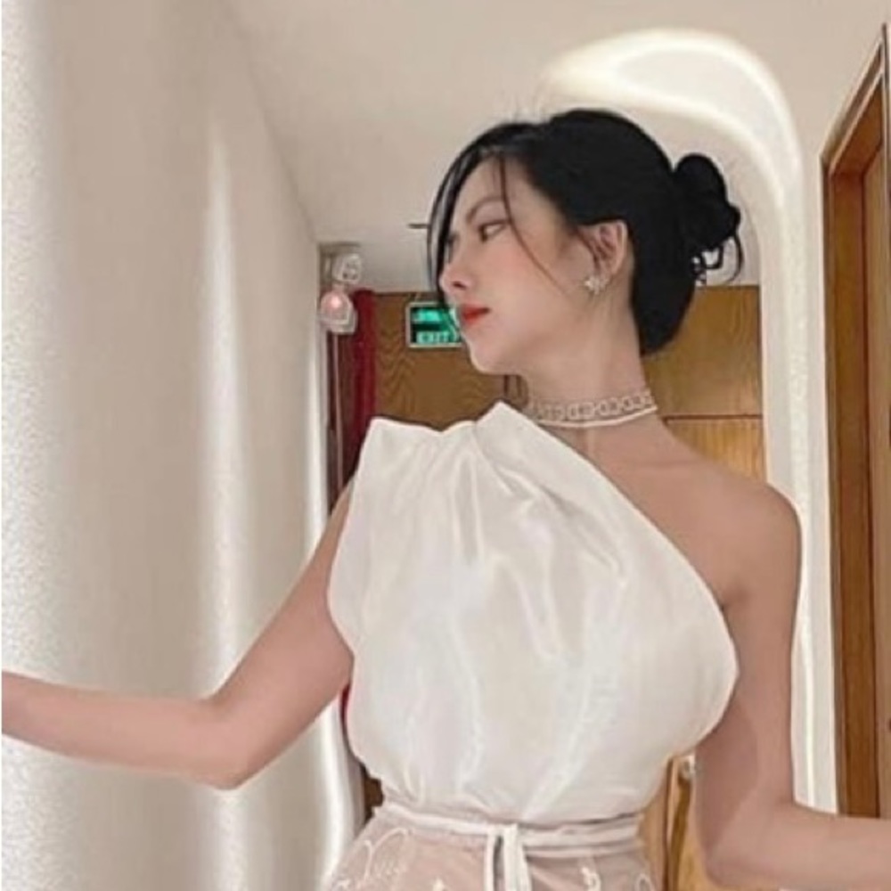 Solid One Shoulder White Top
